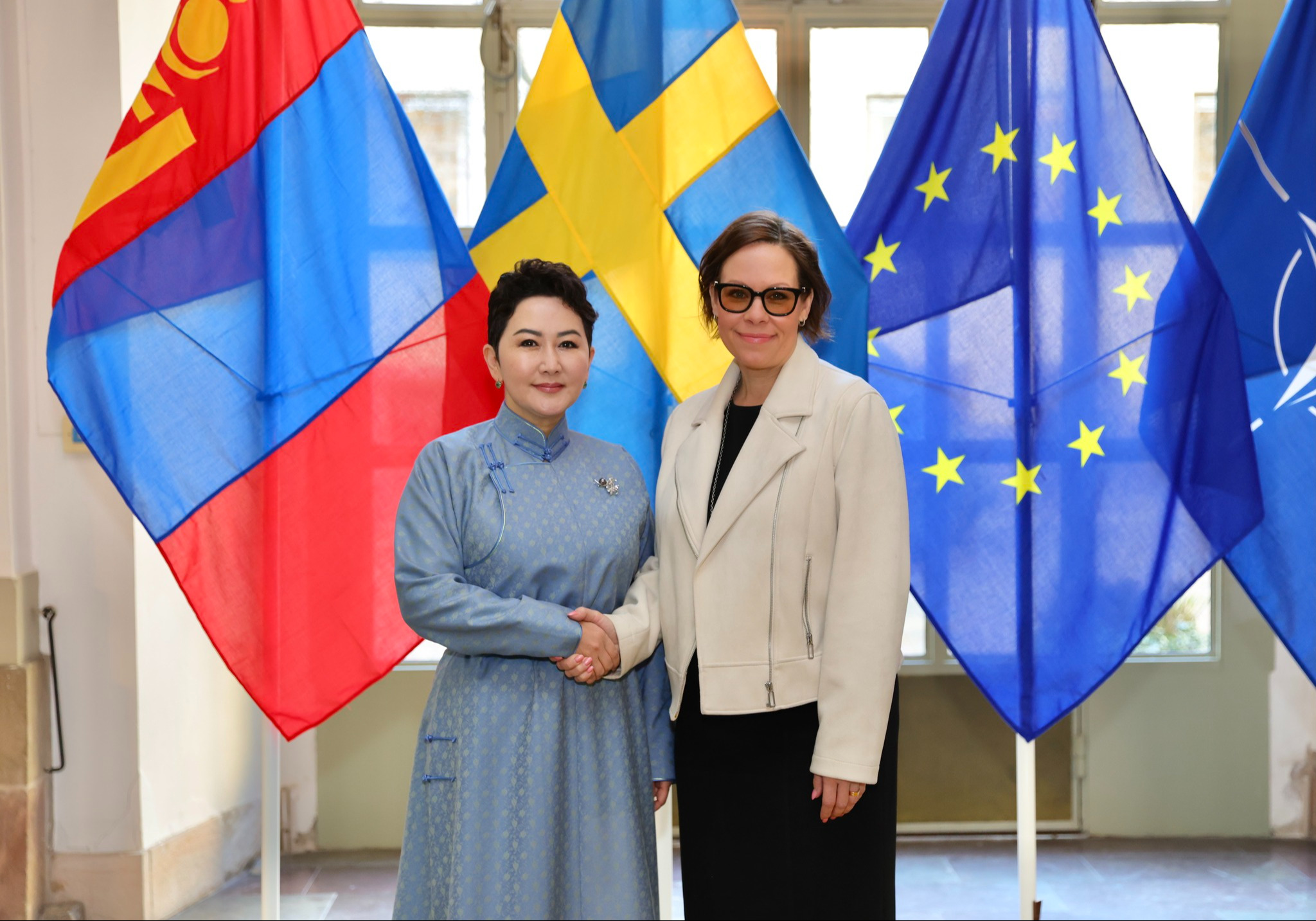 Швед Улсад оршин сууж буй 12 мянга гаруй монгол иргэдийн визийн шаардлагыг хөнгөвчлөх чиглэлээр хэлэлцлээ